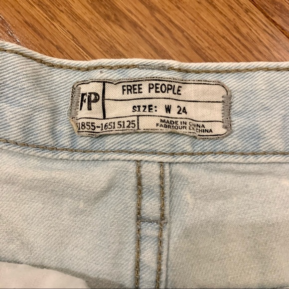 Free People light wash distressed shorts [raw hem, size 24] - Picture 2 of 6